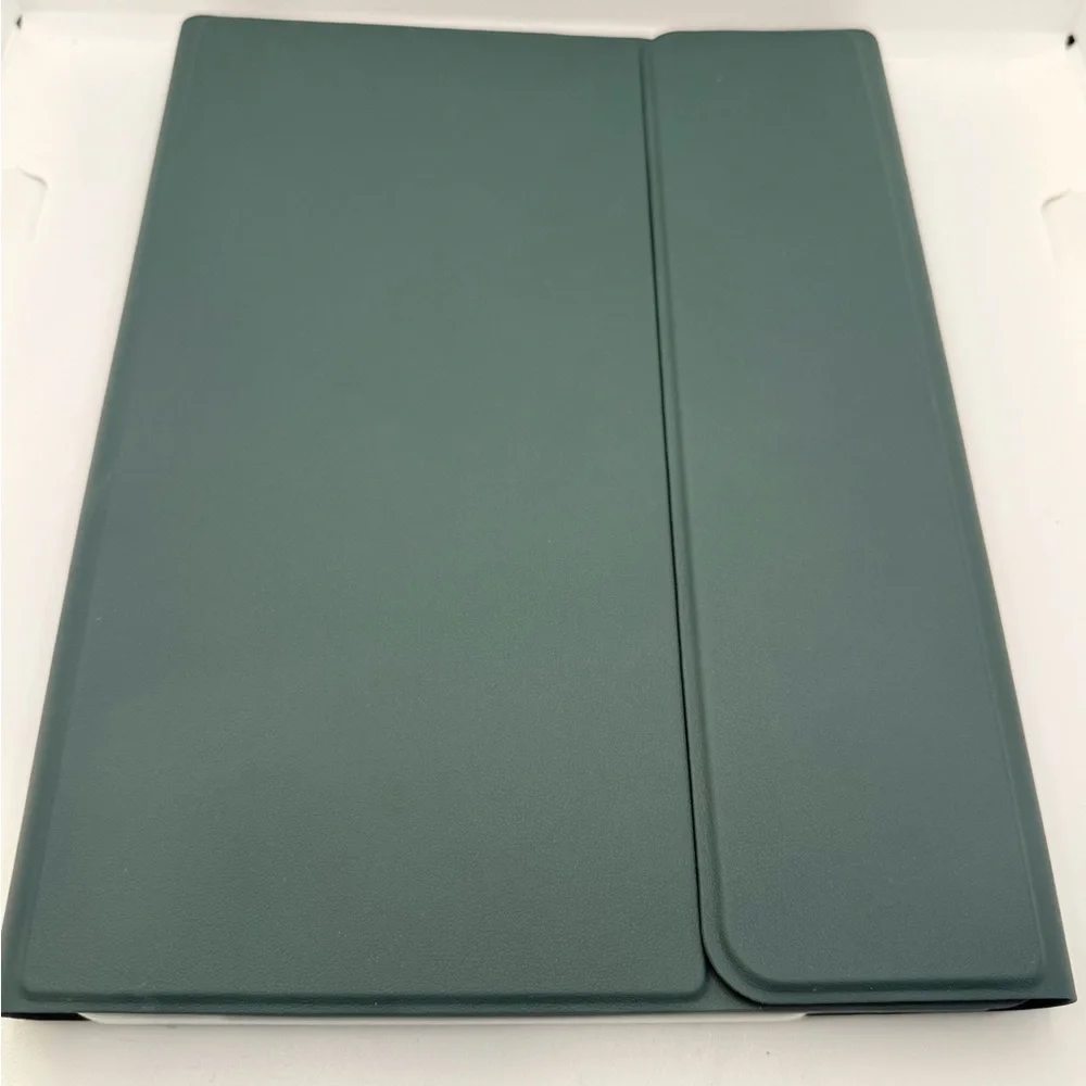 NWT Divufus Keyboard Case 10.2
